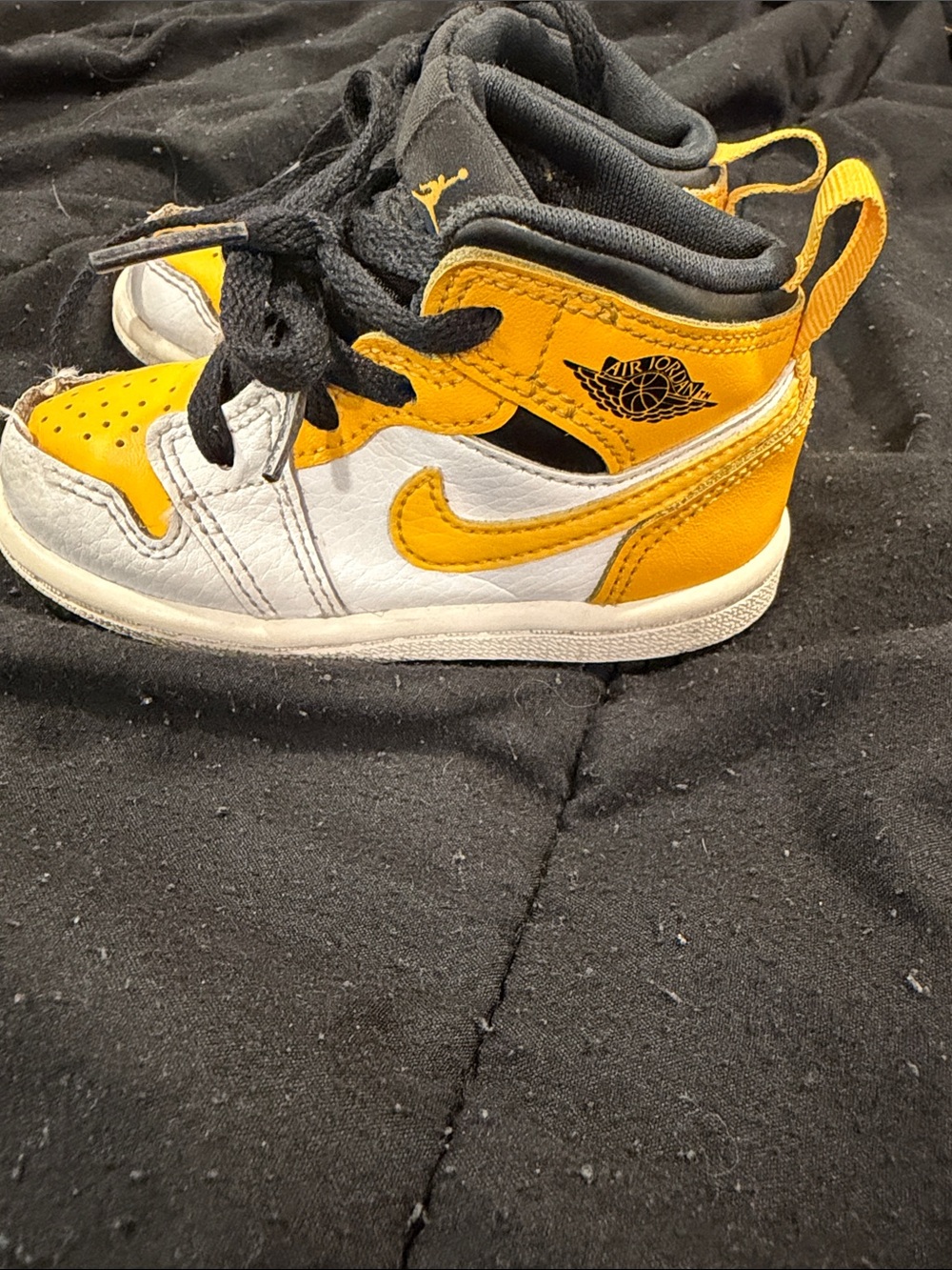 Jordan air Kids High-Top Sneakers in Yellow, White & Black toddler size 5